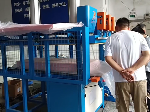 江西南康客户来厂试压...